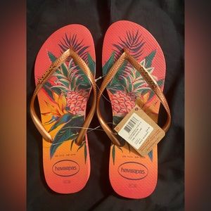 Three (3) pairs of Havaianas